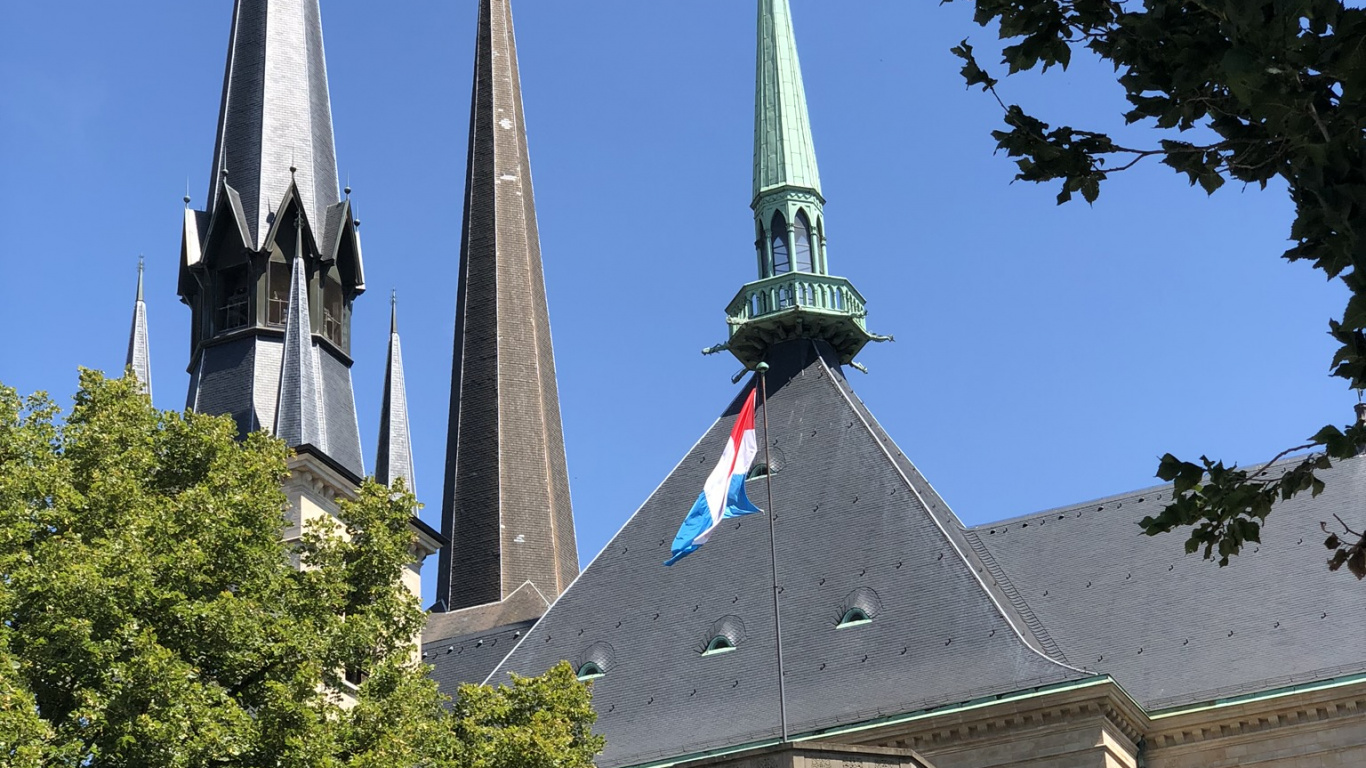 Spire, Clocher, Façade, Lieu de Culte, Fleuron. Wallpaper in 1366x768 Resolution
