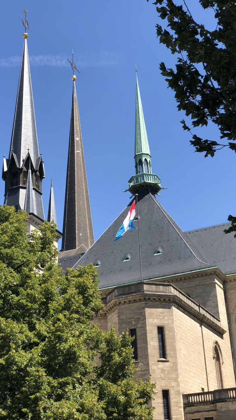 Spire, Clocher, Façade, Lieu de Culte, Fleuron. Wallpaper in 750x1334 Resolution