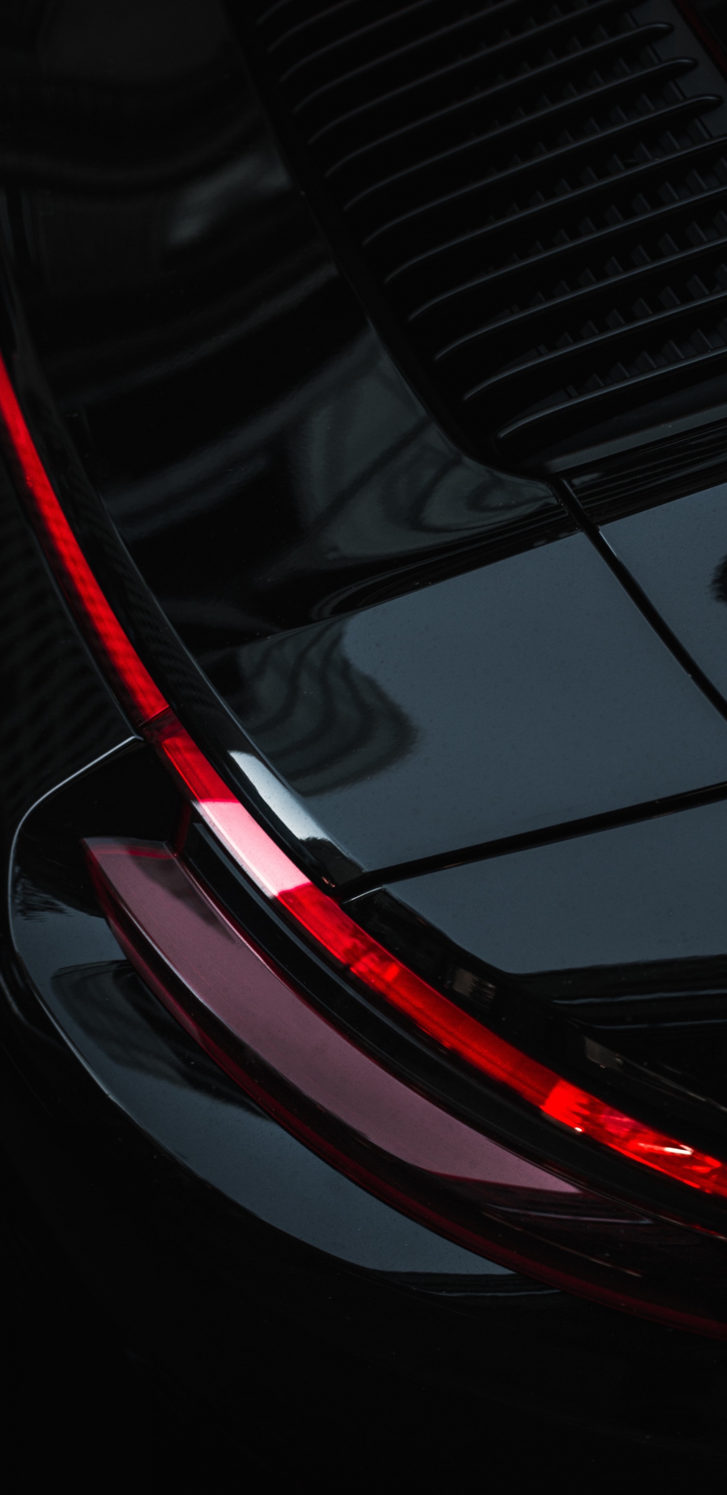 Feu Arrière de Voiture Rouge et Noir. Wallpaper in 1440x2960 Resolution
