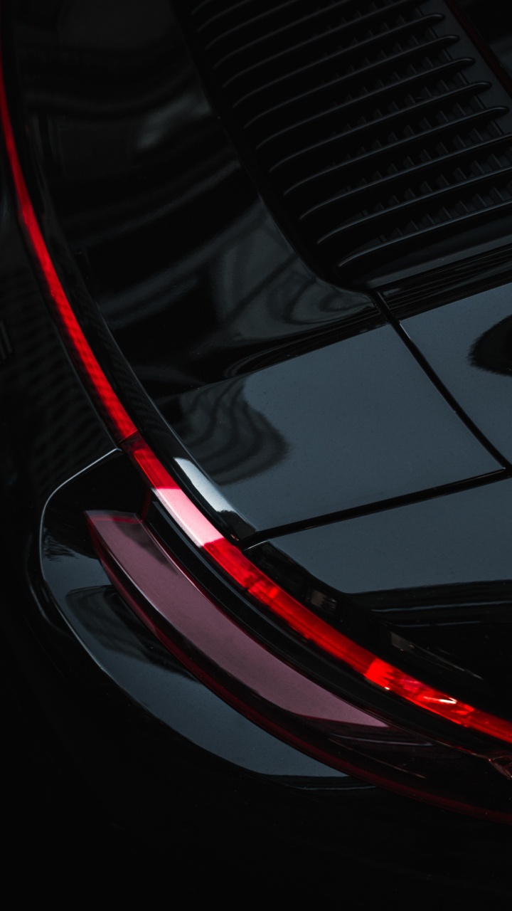 Feu Arrière de Voiture Rouge et Noir. Wallpaper in 720x1280 Resolution