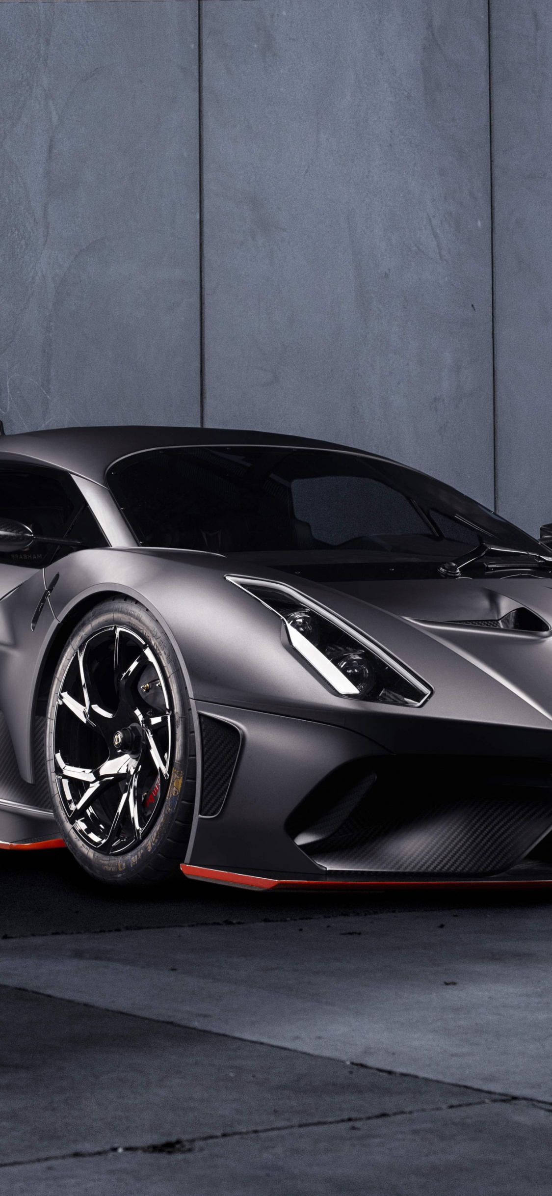 Silberner Und Roter Ferrari-Sportwagen. Wallpaper in 1125x2436 Resolution