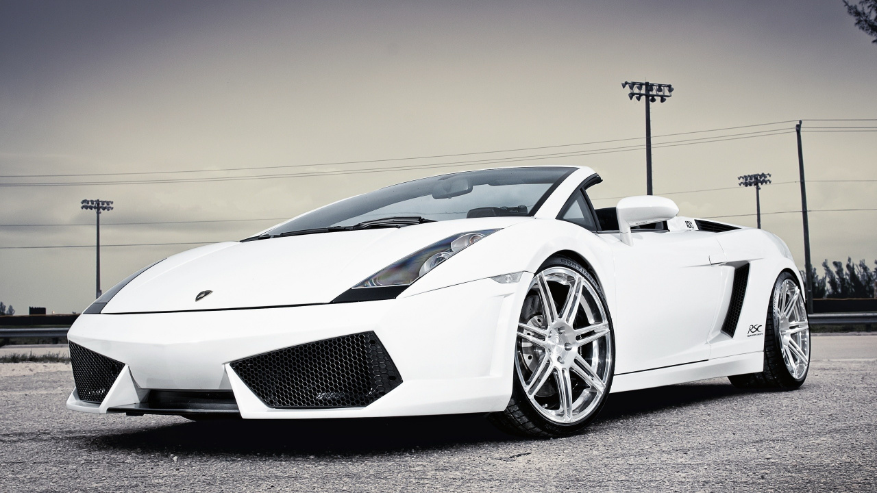 Porsche 911 Blanco en la Carretera. Wallpaper in 1280x720 Resolution