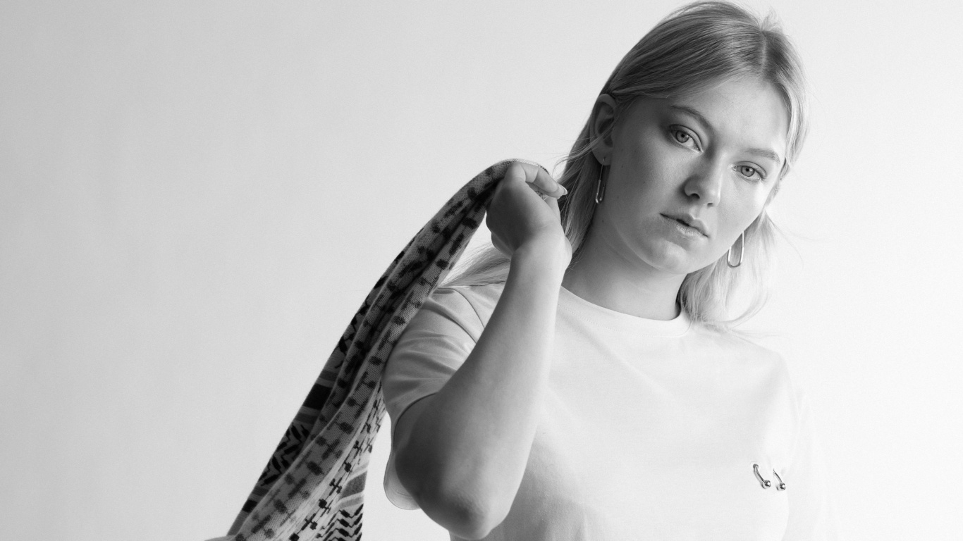 白色, 黑色的, 手臂, 发型, 模型 壁纸 1366x768 允许