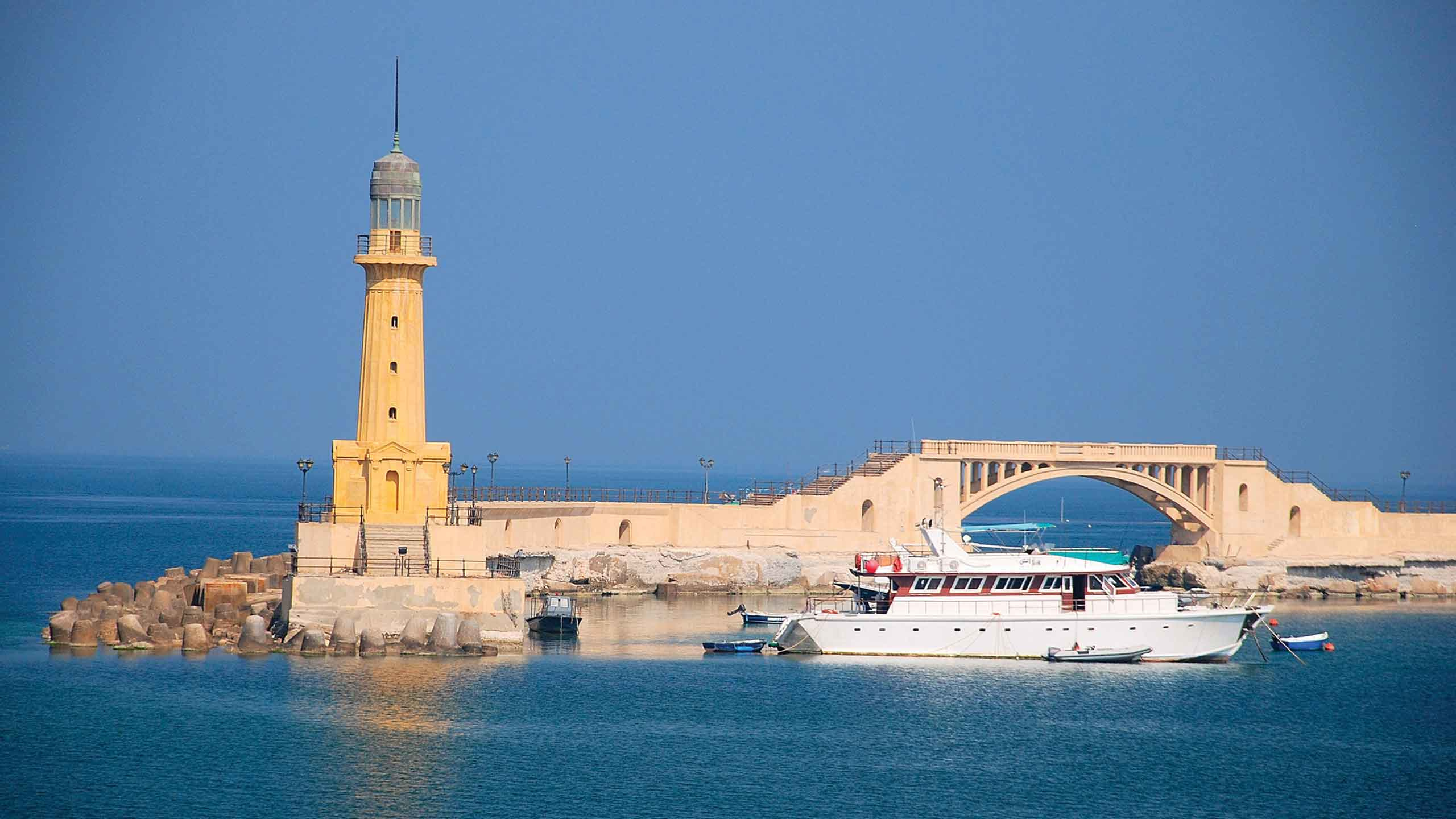 White Ship on Sea Near Bridge During Daytime. Wallpaper in 2560x1440 Resolution