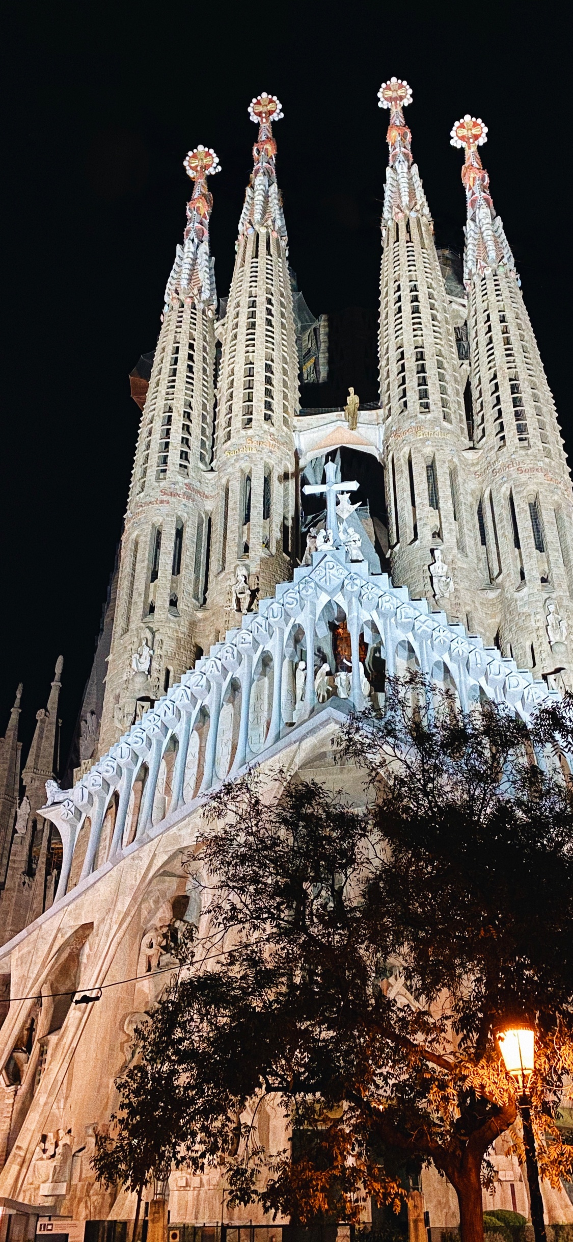 Barcelona, Hito, Turismo, Atracción Turística, Spire. Wallpaper in 1125x2436 Resolution