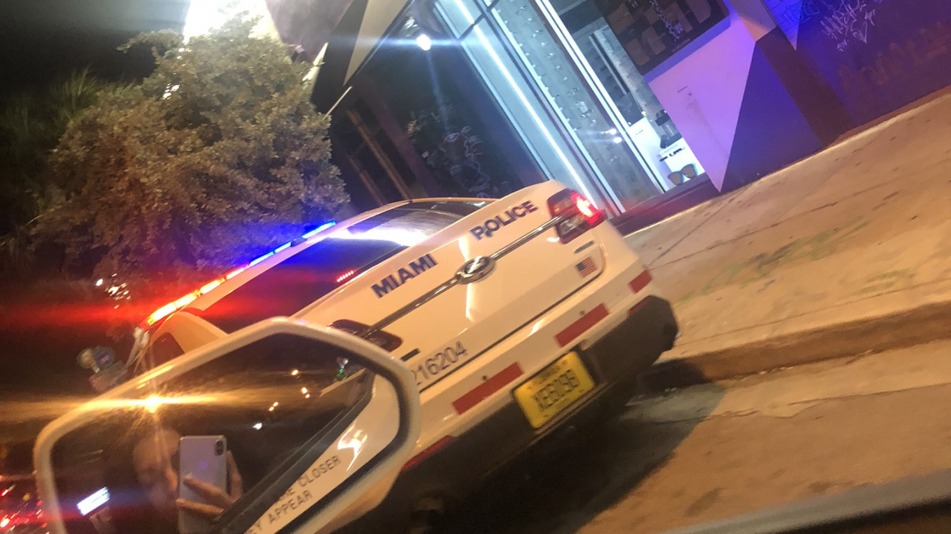 Rey, Parabrisas, Ciencia, la Física, Exterior Del Automotor. Wallpaper in 1366x768 Resolution