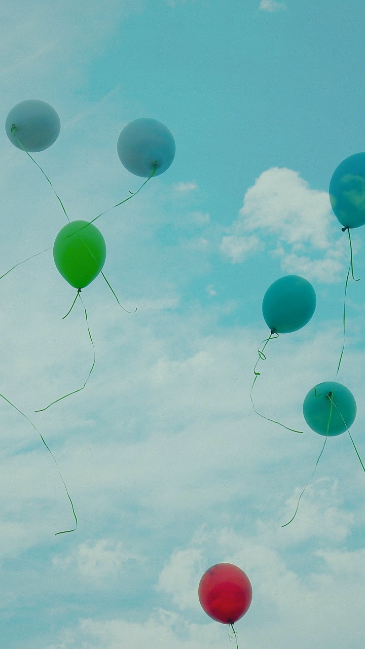 Blue Green and Red Balloons. Wallpaper in 720x1280 Resolution