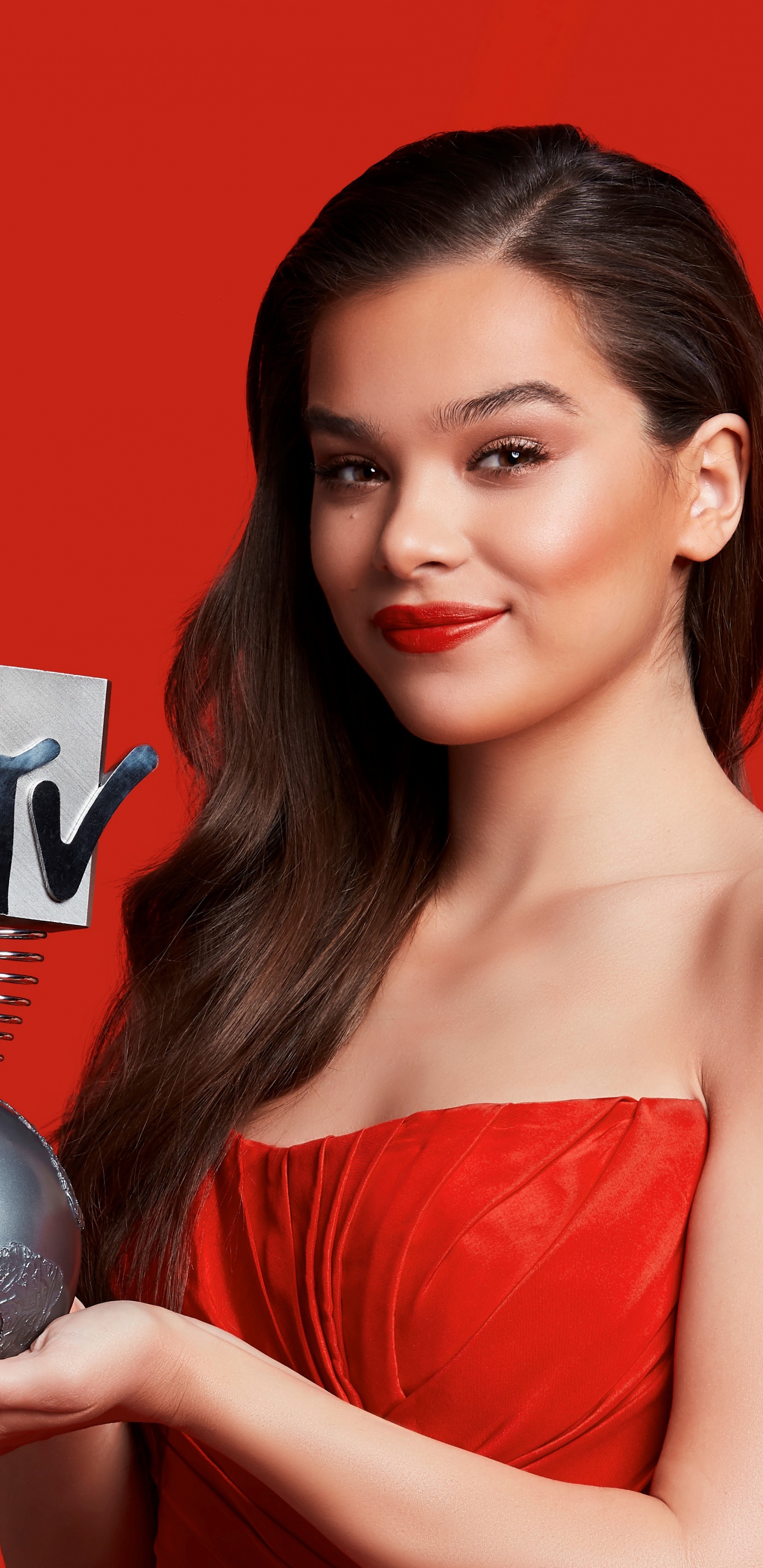 Hailee Steinfeld, MTV Europe Music Awards 2018, MTV, Red, Beauté. Wallpaper in 1440x2960 Resolution