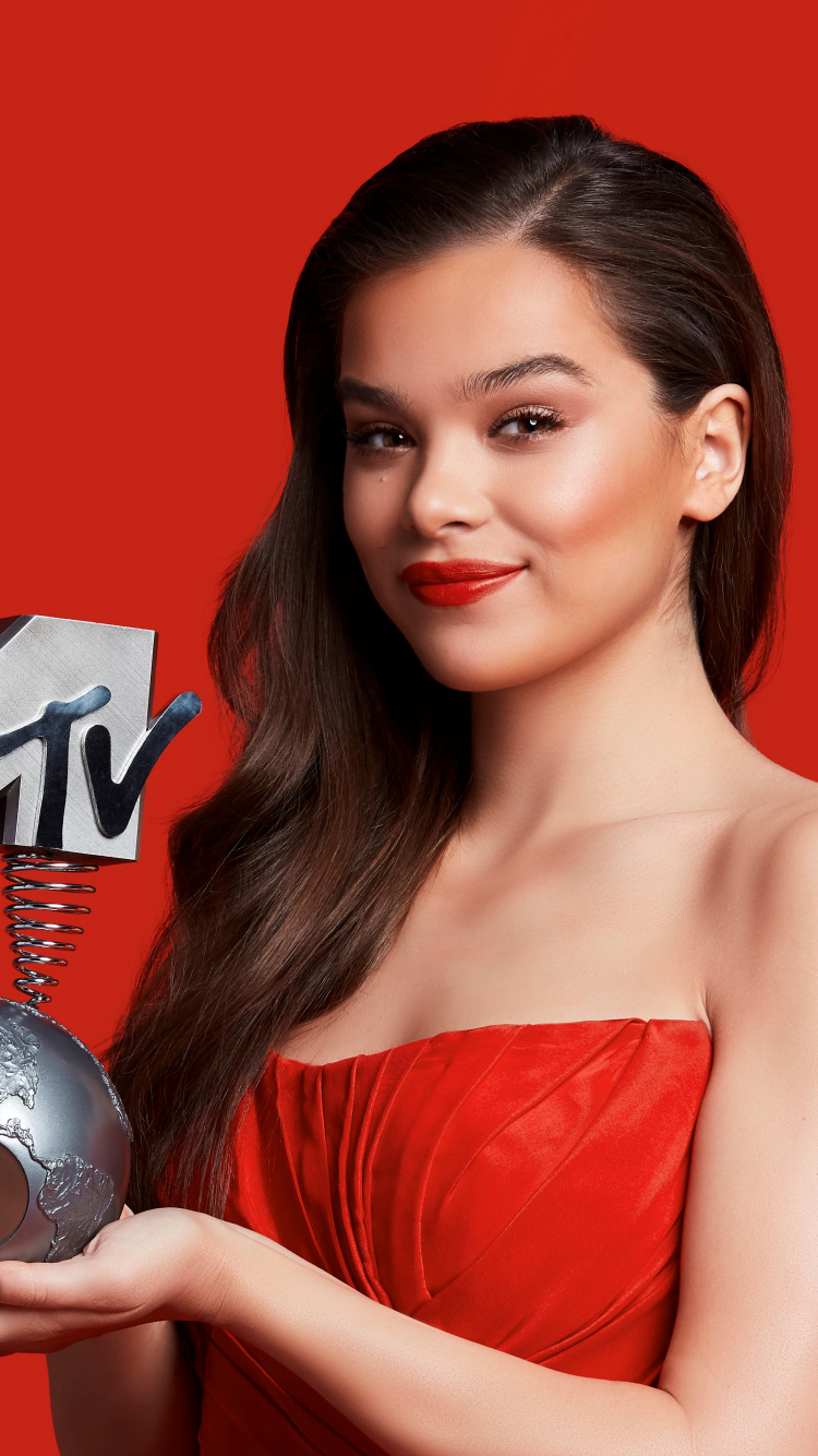 Hailee Steinfeld, 2018 MTV Europe Music Awards, MTV, Red, Beauty. Wallpaper in 750x1334 Resolution