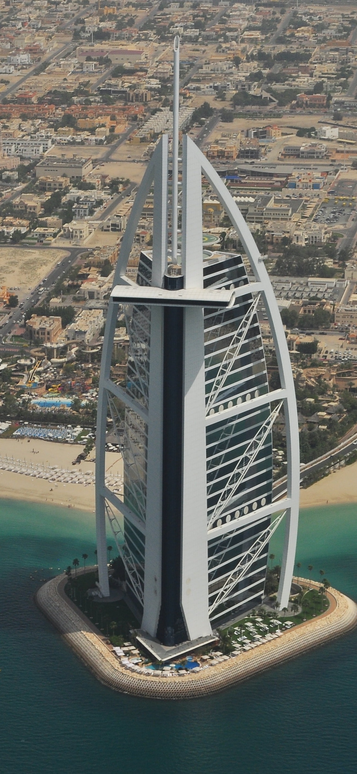 Vista Aérea de Los Edificios de la Ciudad Durante el Día.. Wallpaper in 1242x2688 Resolution