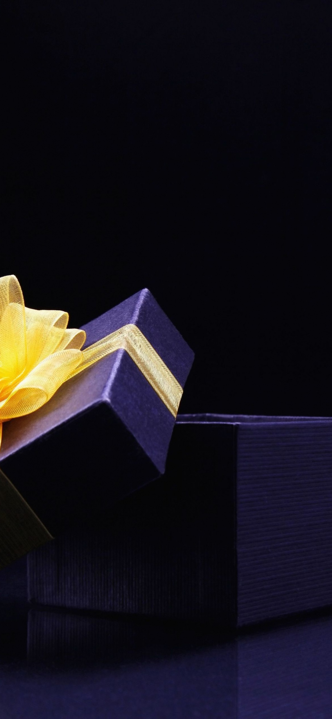 Gift, Christmas Gift, Origami, Light, Yellow. Wallpaper in 1125x2436 Resolution