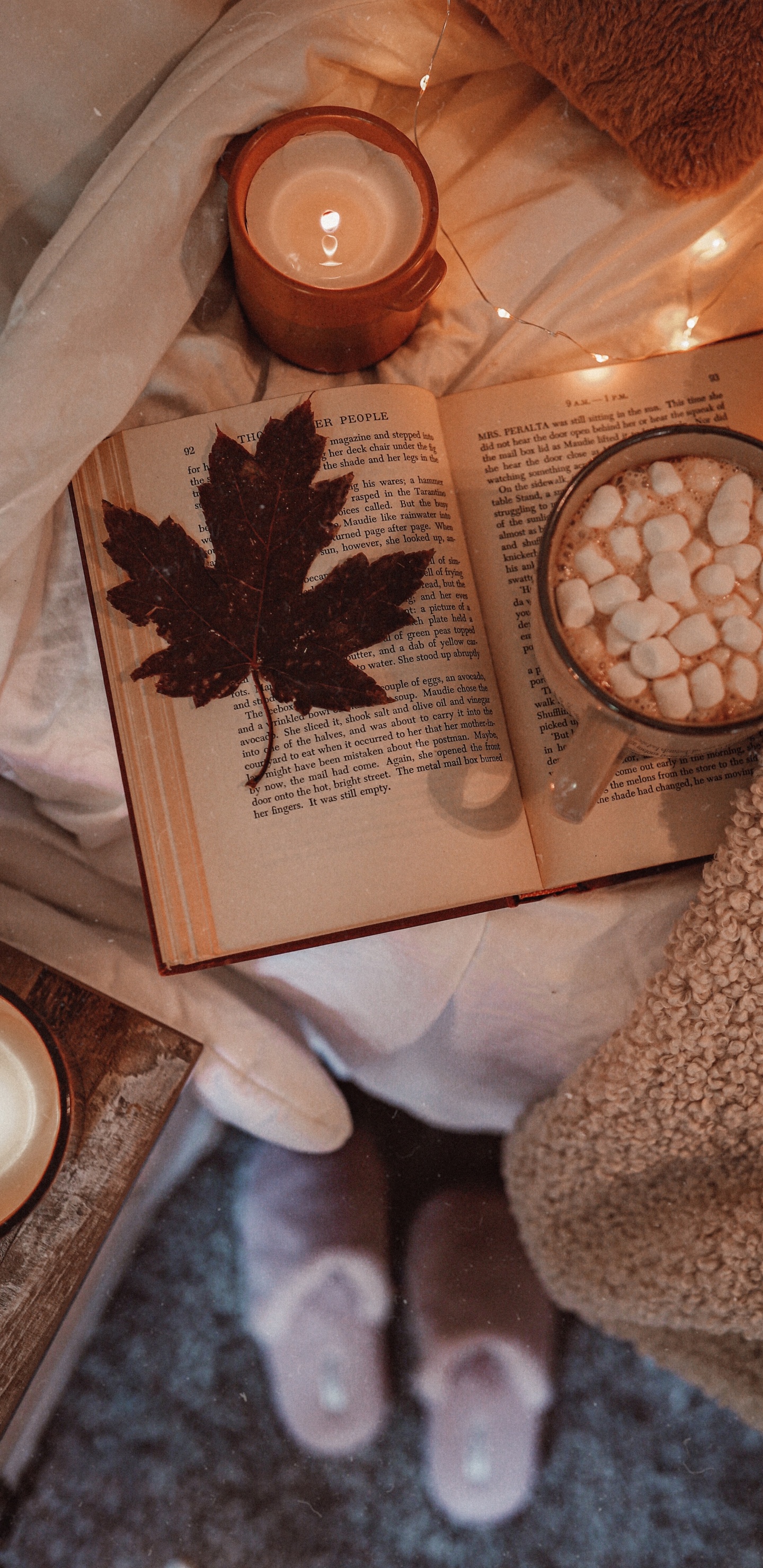 Table, Plancher, Horloge, Poignet, Ongle. Wallpaper in 1440x2960 Resolution