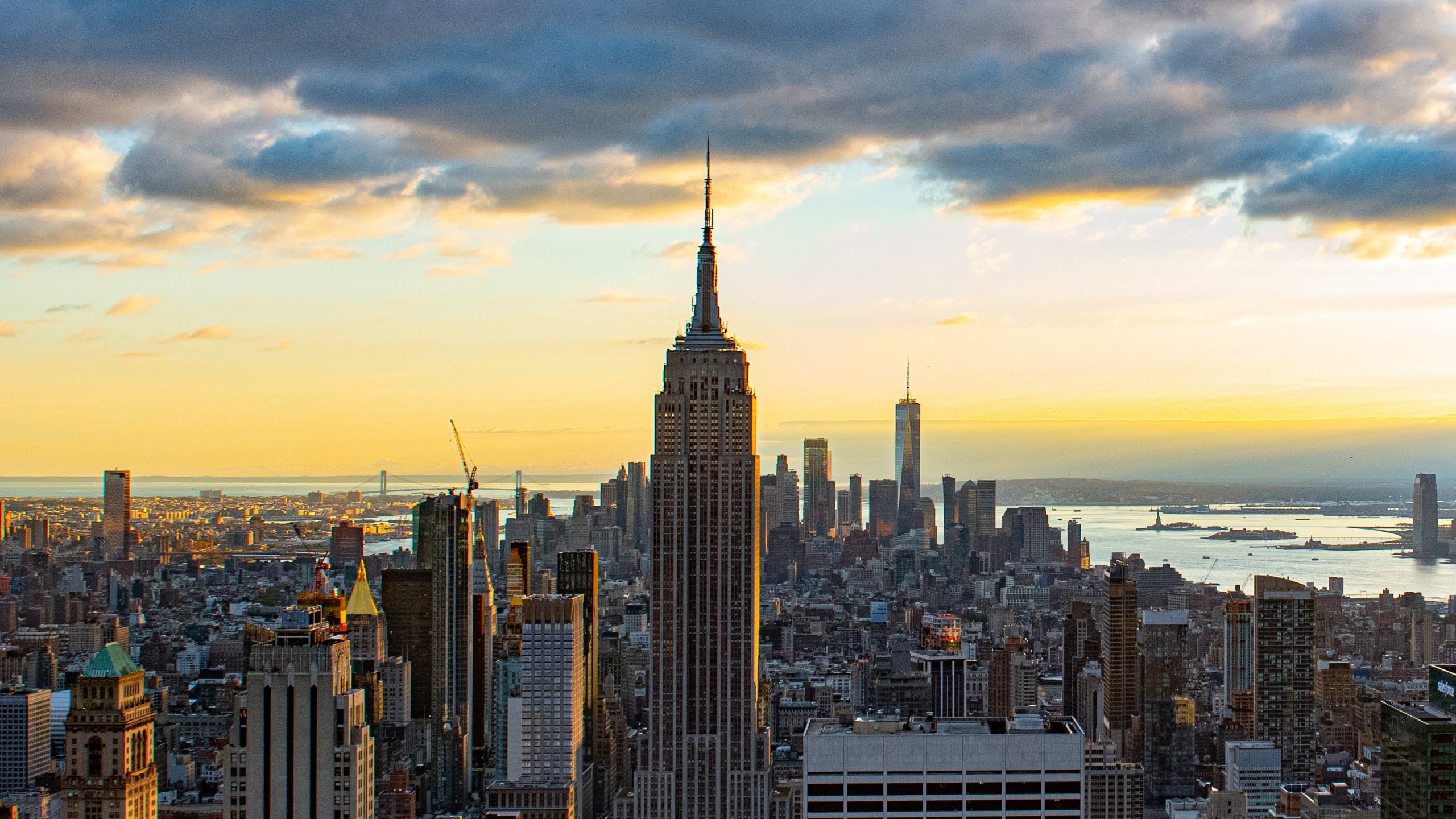 City Skyline Under Blue Sky During Daytime. Wallpaper in 2560x1440 Resolution