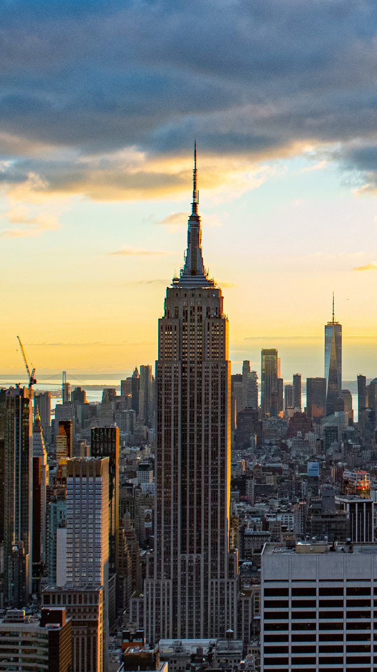 Horizon de la Ville Sous le Ciel Bleu Pendant la Journée. Wallpaper in 750x1334 Resolution