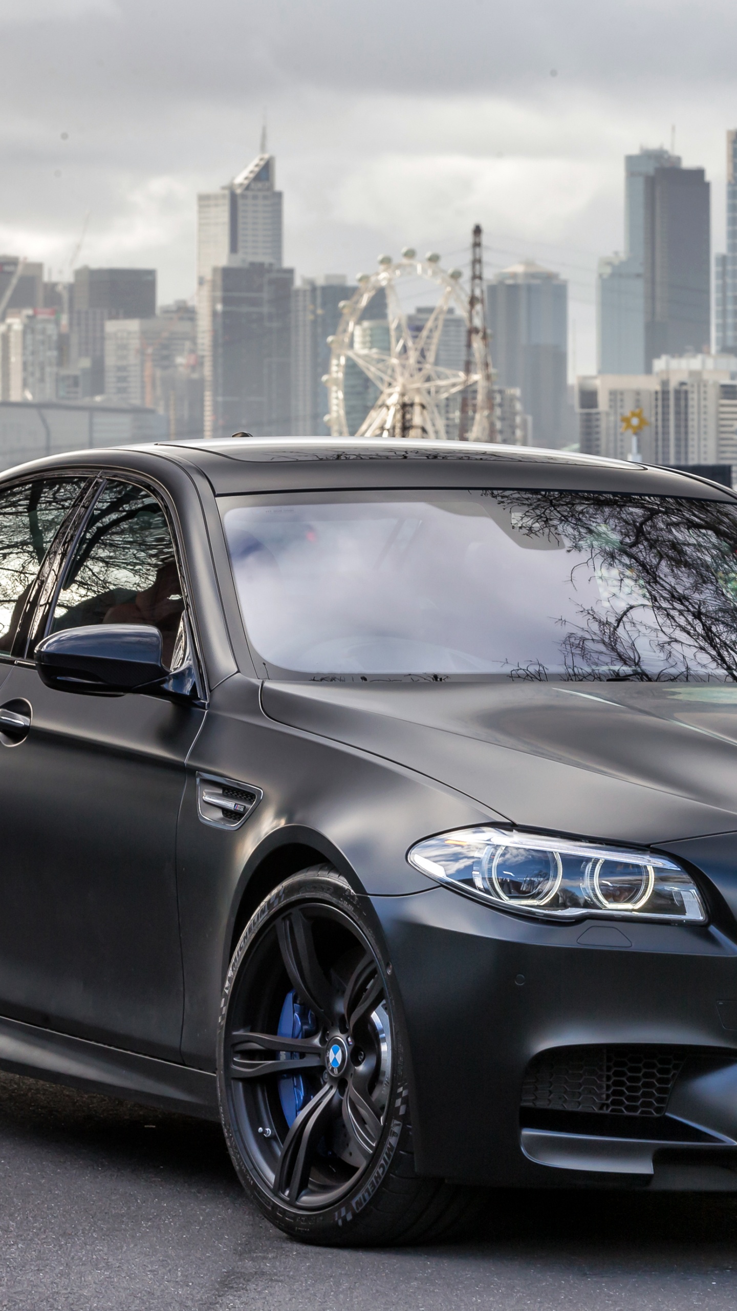2018年BMW M5, 宝马, 宝马5系, 执行汽车, 铝合金轮毂 壁纸 1440x2560 允许