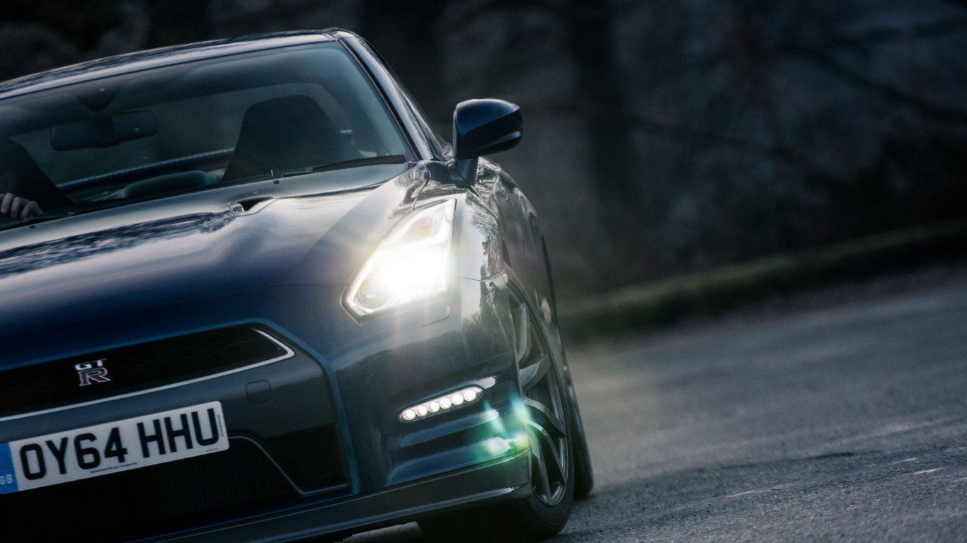 Porsche 911 Noire Sur Route Pendant la Journée. Wallpaper in 1366x768 Resolution