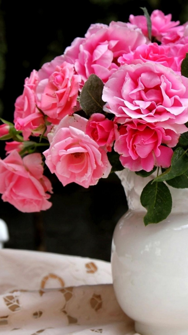 Pink Roses in White Ceramic Vase. Wallpaper in 720x1280 Resolution