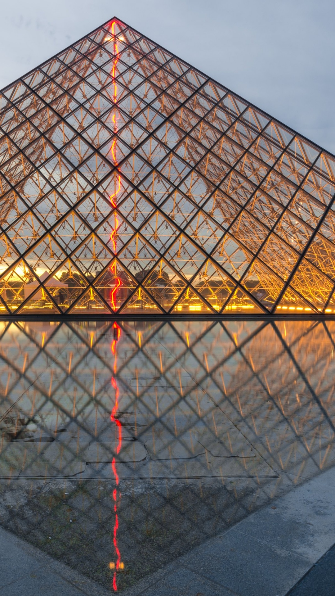 Cadre en Métal Marron Sur Sol en Béton Gris. Wallpaper in 1080x1920 Resolution