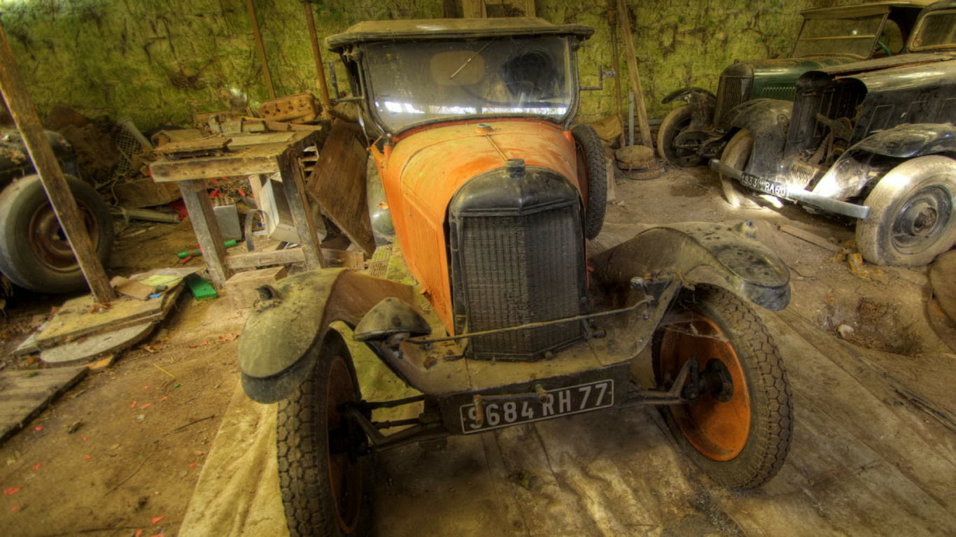 Voiture Vintage Marron et Noir. Wallpaper in 1366x768 Resolution