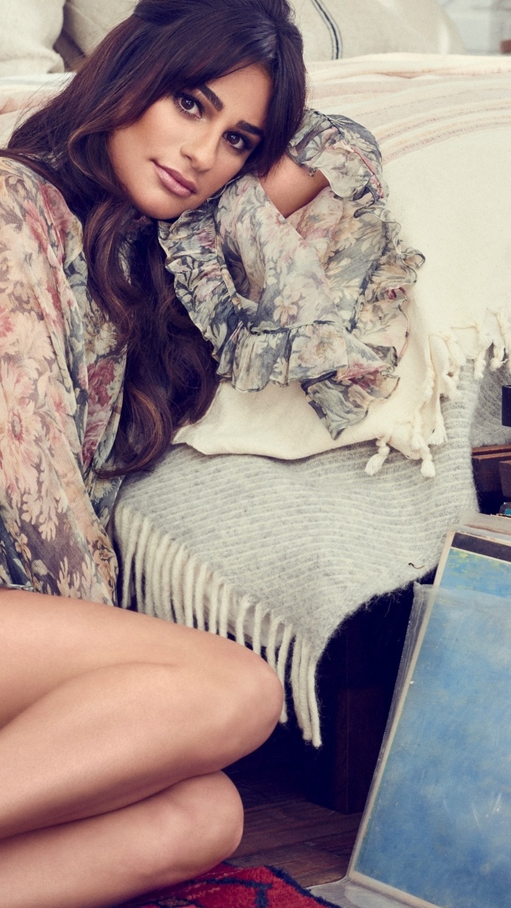 Lea Michele, Rachel Berry, Glee, Places, Album. Wallpaper in 720x1280 Resolution