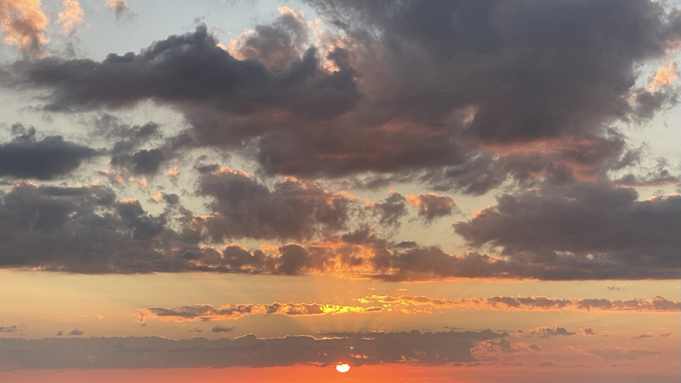 Meer, Cloud, Wasser, Atmosphäre, Afterglow. Wallpaper in 1366x768 Resolution