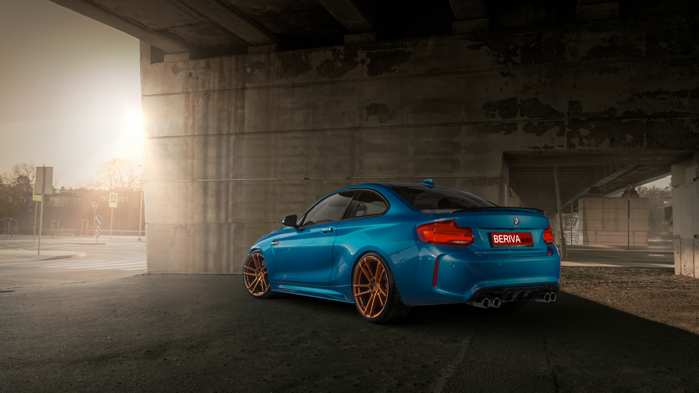 Blaues Bmw m 3 Coupe im Tunnel Geparkt. Wallpaper in 1366x768 Resolution