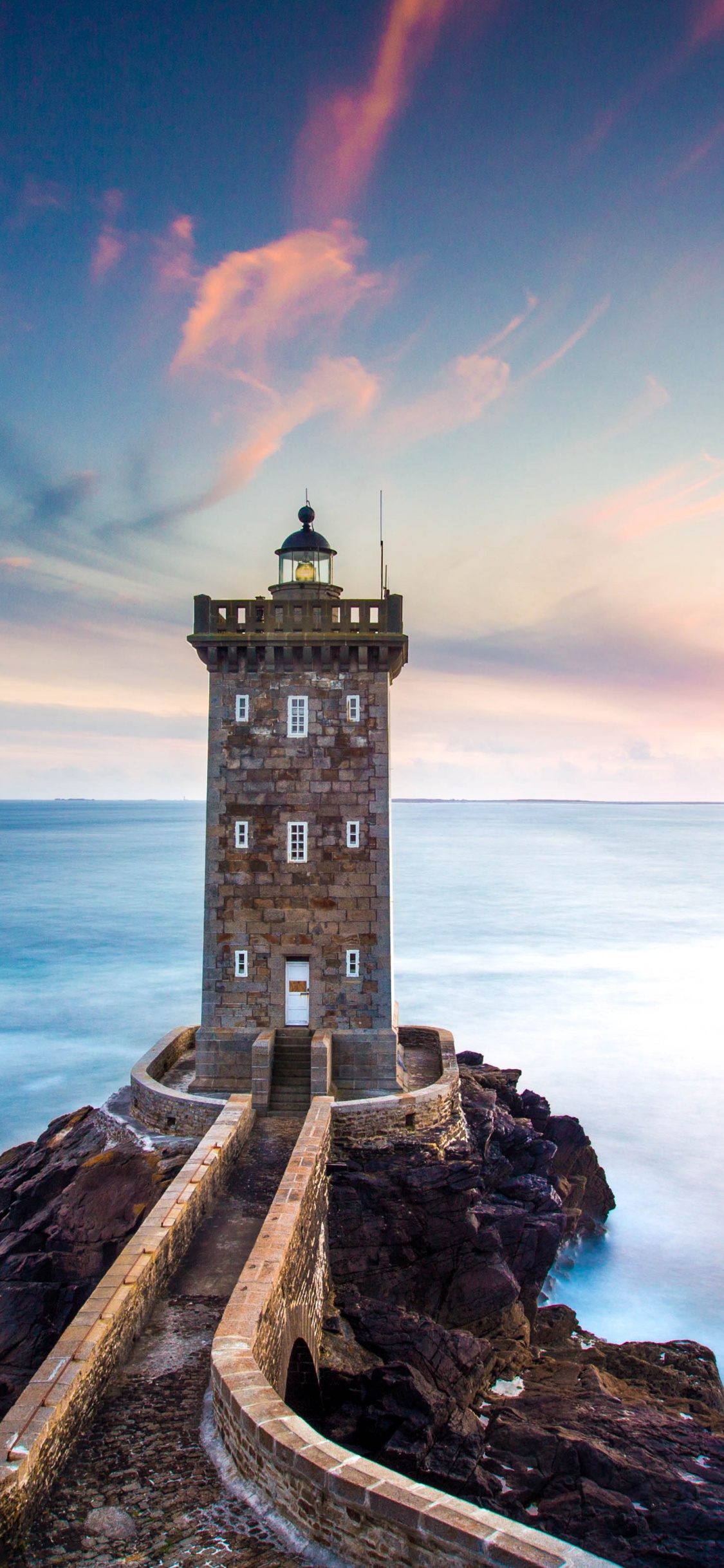 Centre Islamique de Voie Fédérale, Kermorvan Lighthouse, Sans Sec, Eau, Nature. Wallpaper in 1125x2436 Resolution