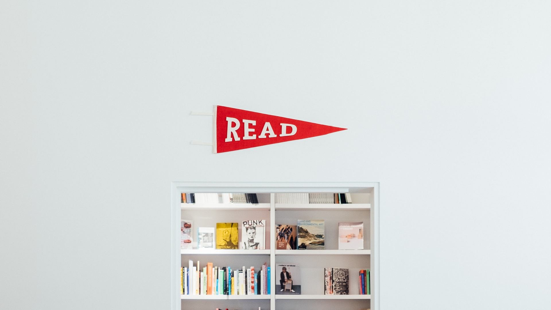 White and Red Wall Decor. Wallpaper in 1920x1080 Resolution