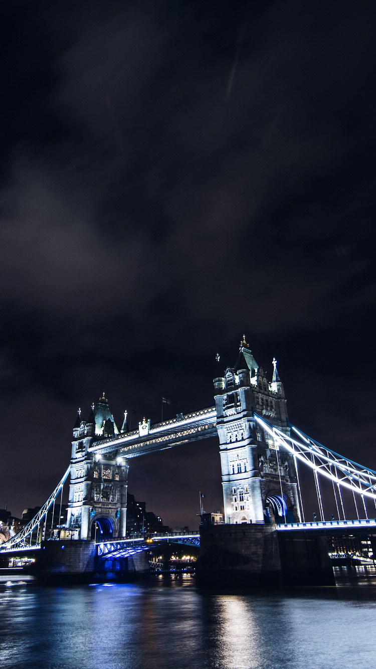 People Walking on Bridge Under White Sky During Daytime. Wallpaper in 750x1334 Resolution