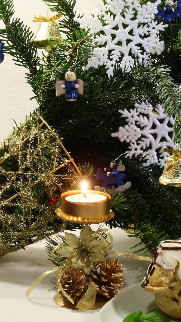 Neujahr, Weihnachtsdekoration, Baum, Partei, Kerze. Wallpaper in 720x1280 Resolution