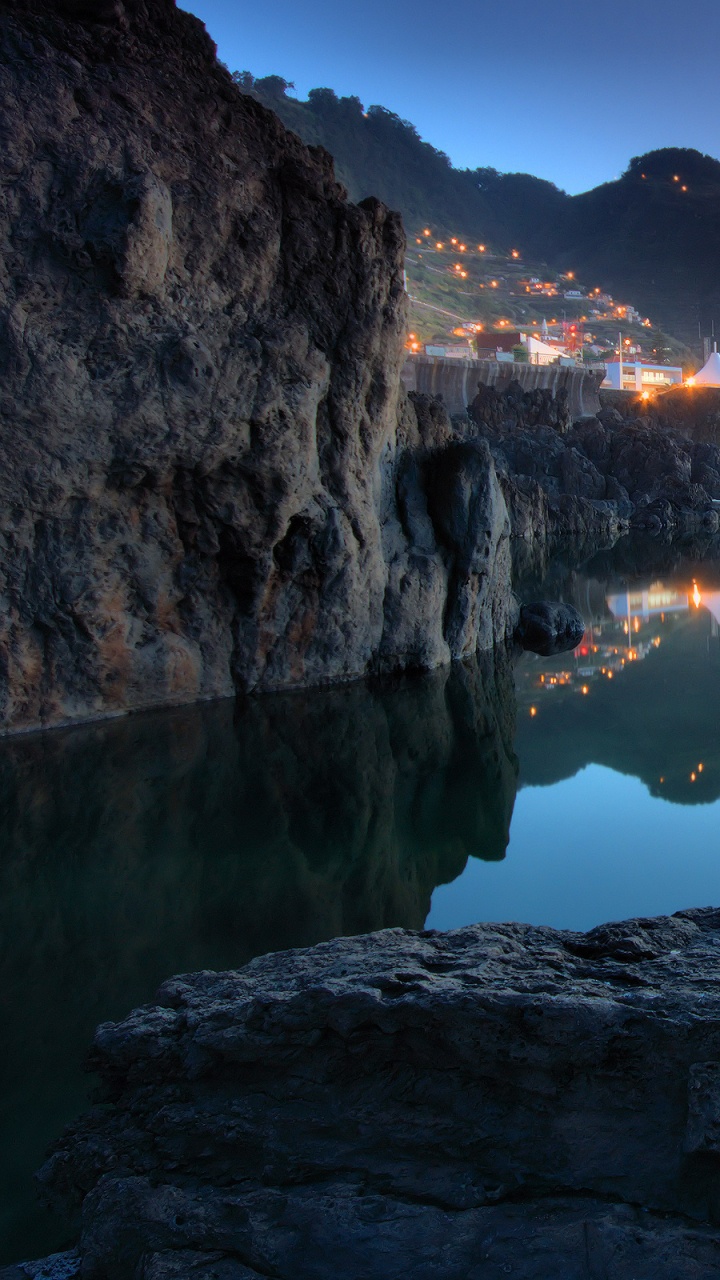 Body of Water Near Mountain During Daytime. Wallpaper in 720x1280 Resolution