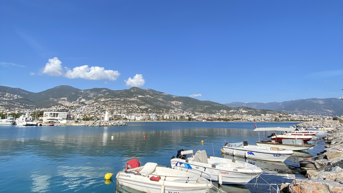 Eau, Bateau, Motomarine, Lac, Horizon. Wallpaper in 1366x768 Resolution