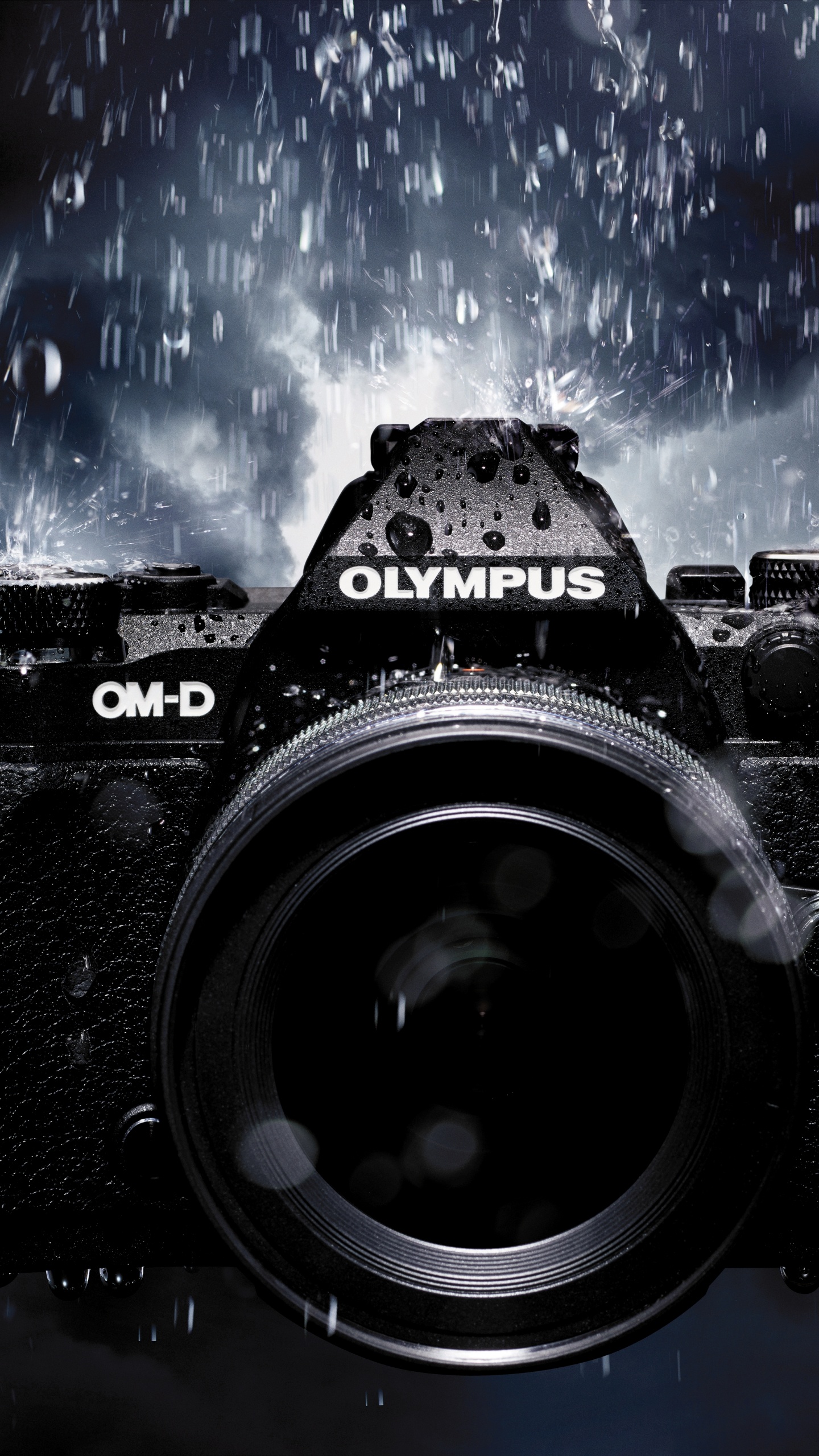 Cámara Réflex Digital Nikon Negra Bajo un Cielo Azul. Wallpaper in 1440x2560 Resolution