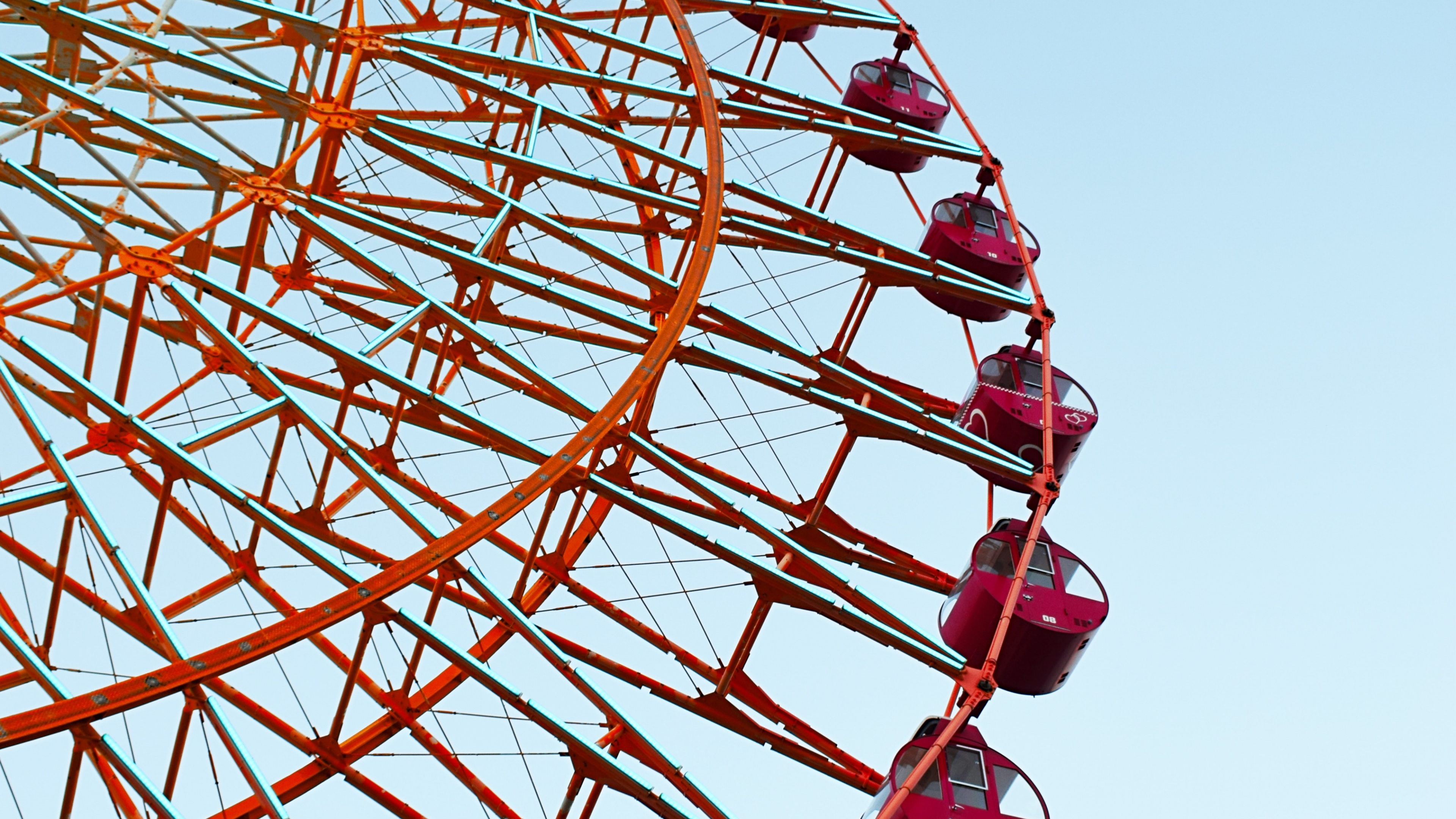 Grande Roue Rouge et Blanche. Wallpaper in 3840x2160 Resolution