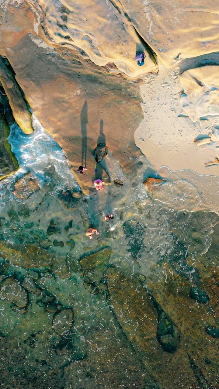 Rock, Geology, Water, Bedrock, Watercourse. Wallpaper in 720x1280 Resolution