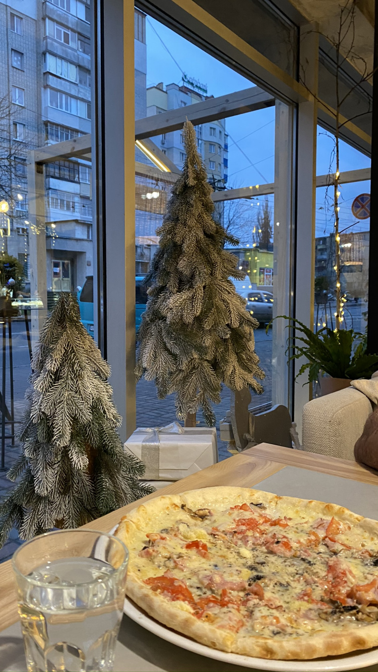 Tree, Branch, Pizza, Food, Baked Goods. Wallpaper in 750x1334 Resolution