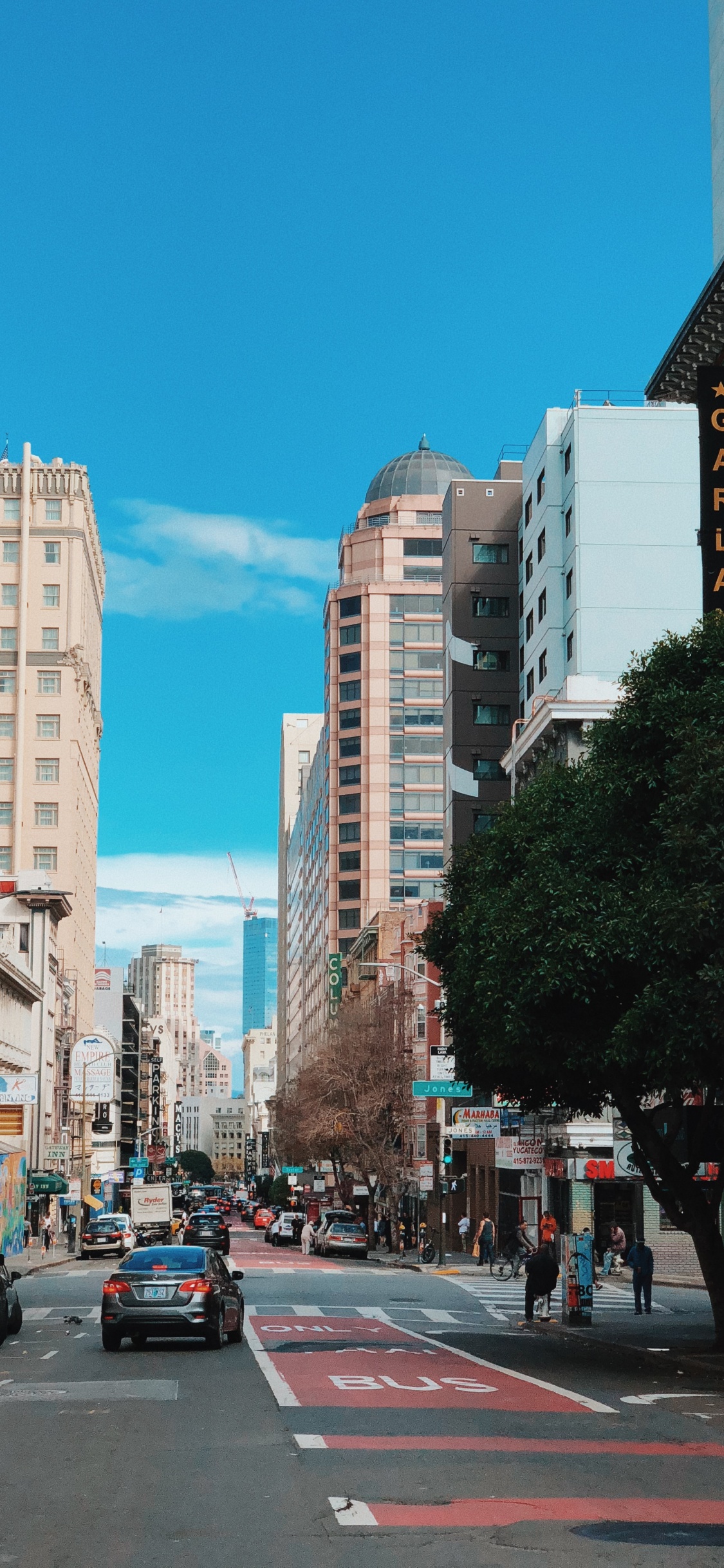 Road, Stadt, Street, Fenster, Nachbarschaft. Wallpaper in 1125x2436 Resolution