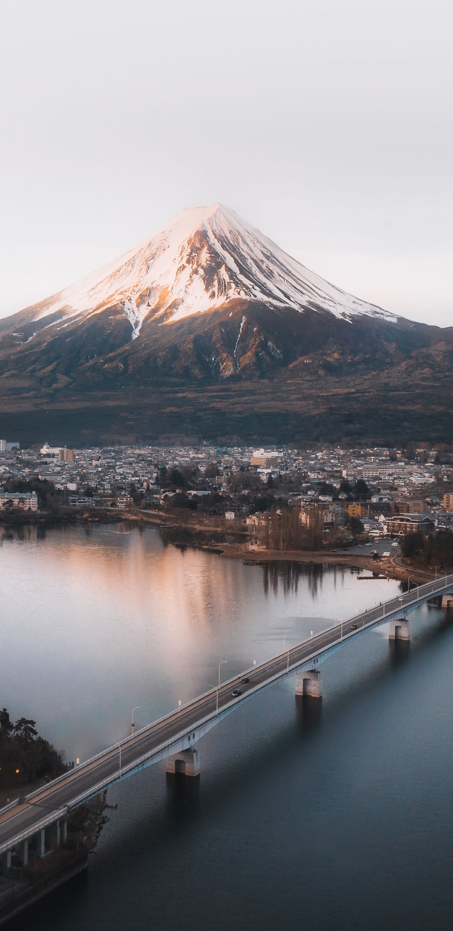 El Lago Kawaguchi, el Monte Fuji, Montaje de Escenografía, Montaña, Agua. Wallpaper in 1440x2960 Resolution