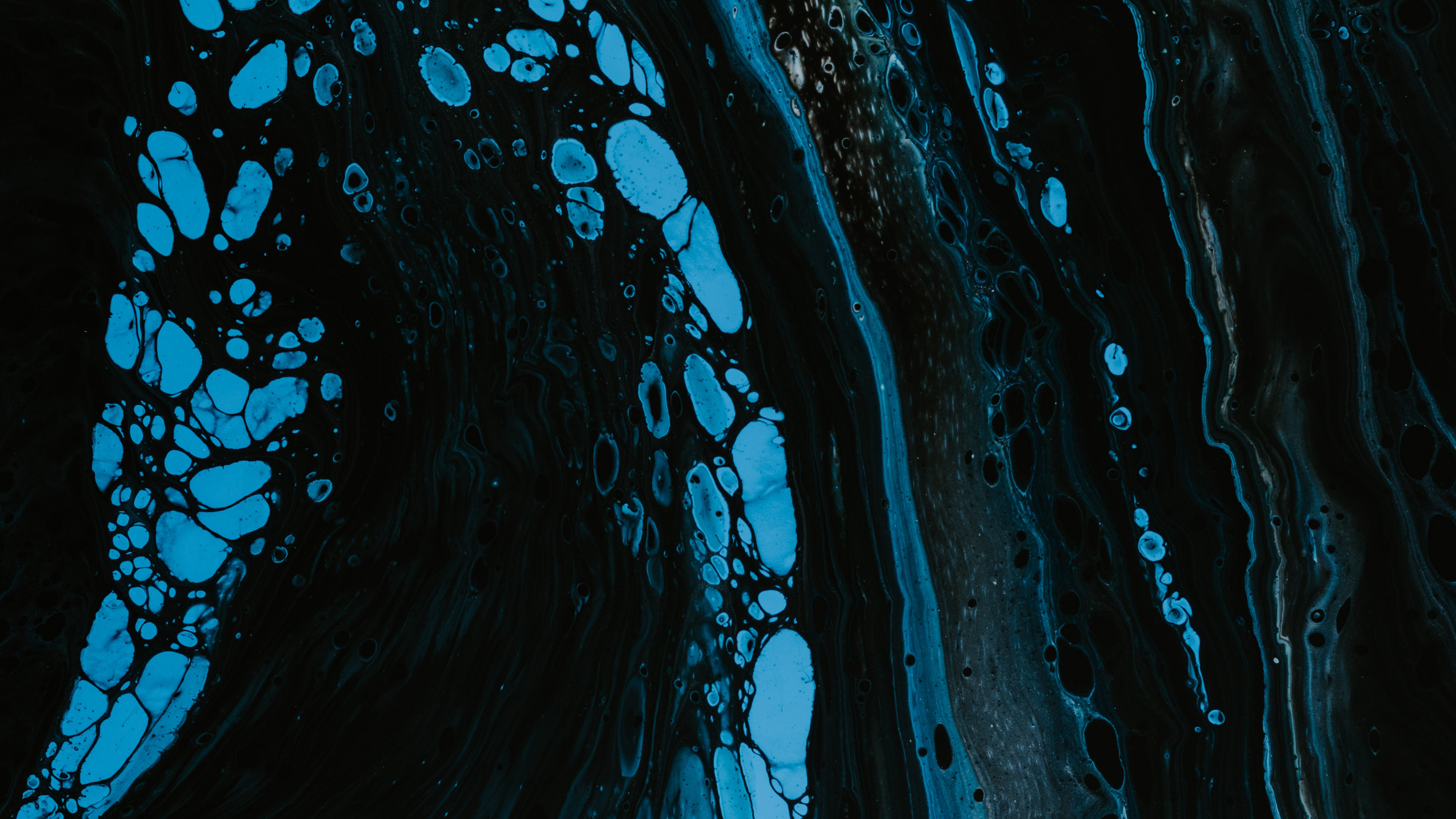 Blaue Und Weiße Wasserspritzer. Wallpaper in 3840x2160 Resolution