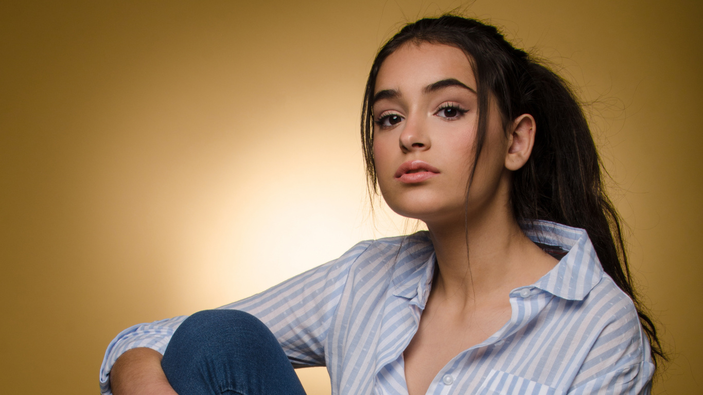 头发, 下巴, 发型, 脸颊, 坐 壁纸 1366x768 允许