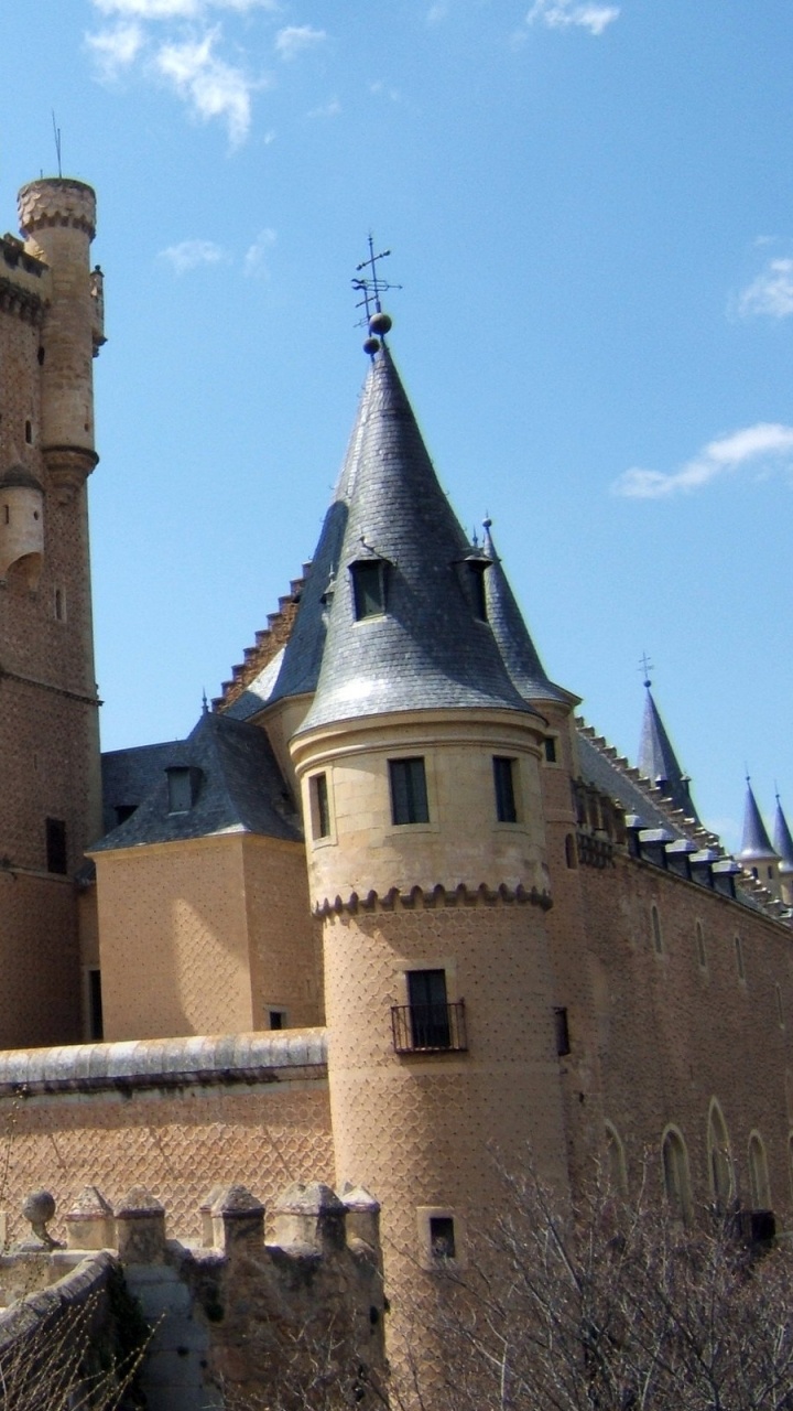 Brown Concrete Castle During Daytime. Wallpaper in 720x1280 Resolution