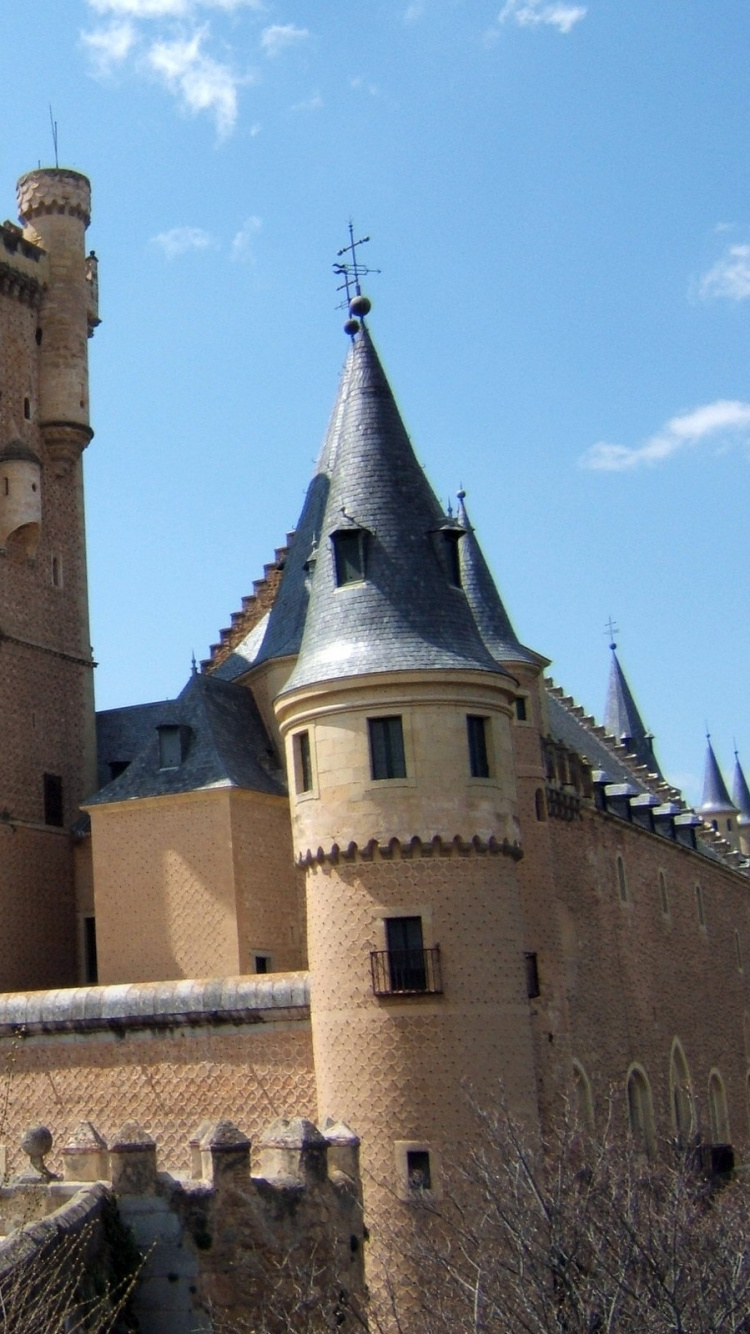 Brown Concrete Castle During Daytime. Wallpaper in 750x1334 Resolution