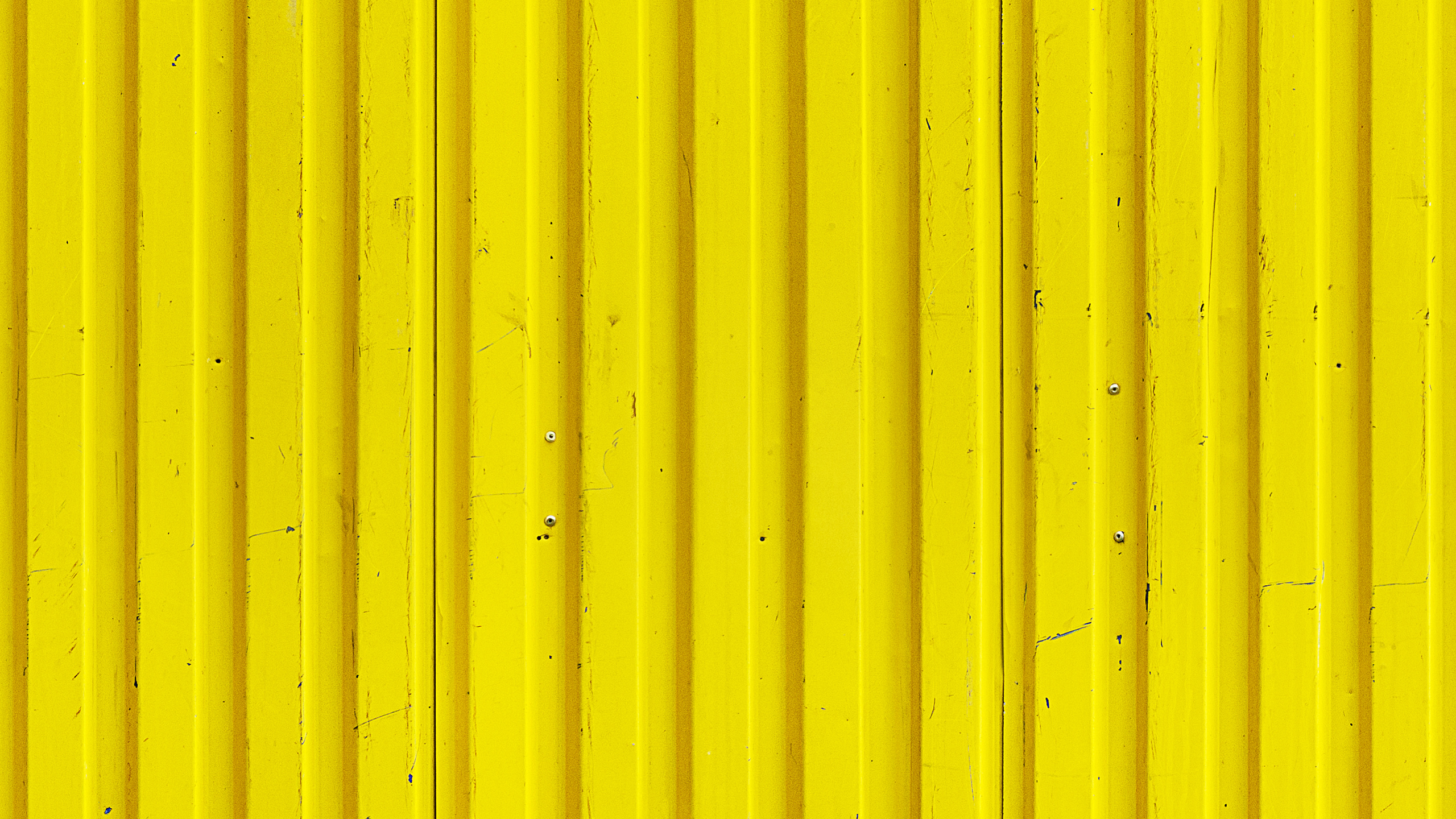Yellow Wall With White Paint. Wallpaper in 2560x1440 Resolution
