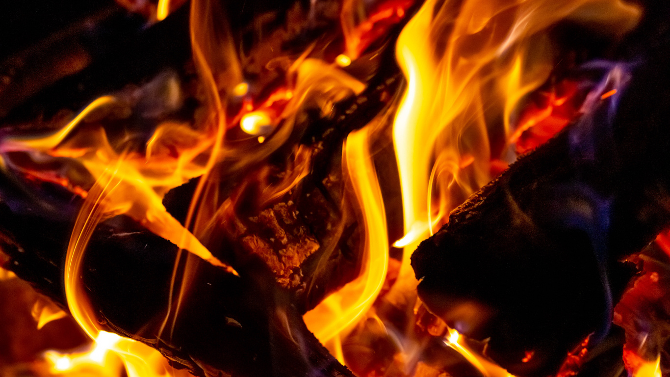Orange and Black Fire in Close up Photography. Wallpaper in 1366x768 Resolution