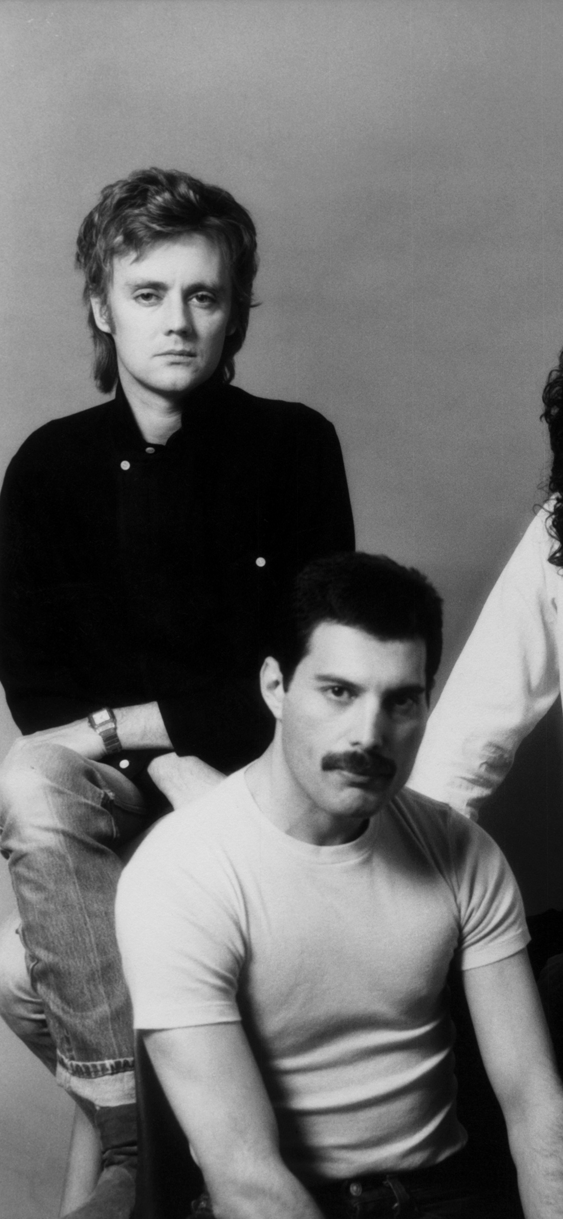 John Deacon, Freddie Mercury, Roger Meddows Taylor, Grupo Social, Familia. Wallpaper in 1125x2436 Resolution