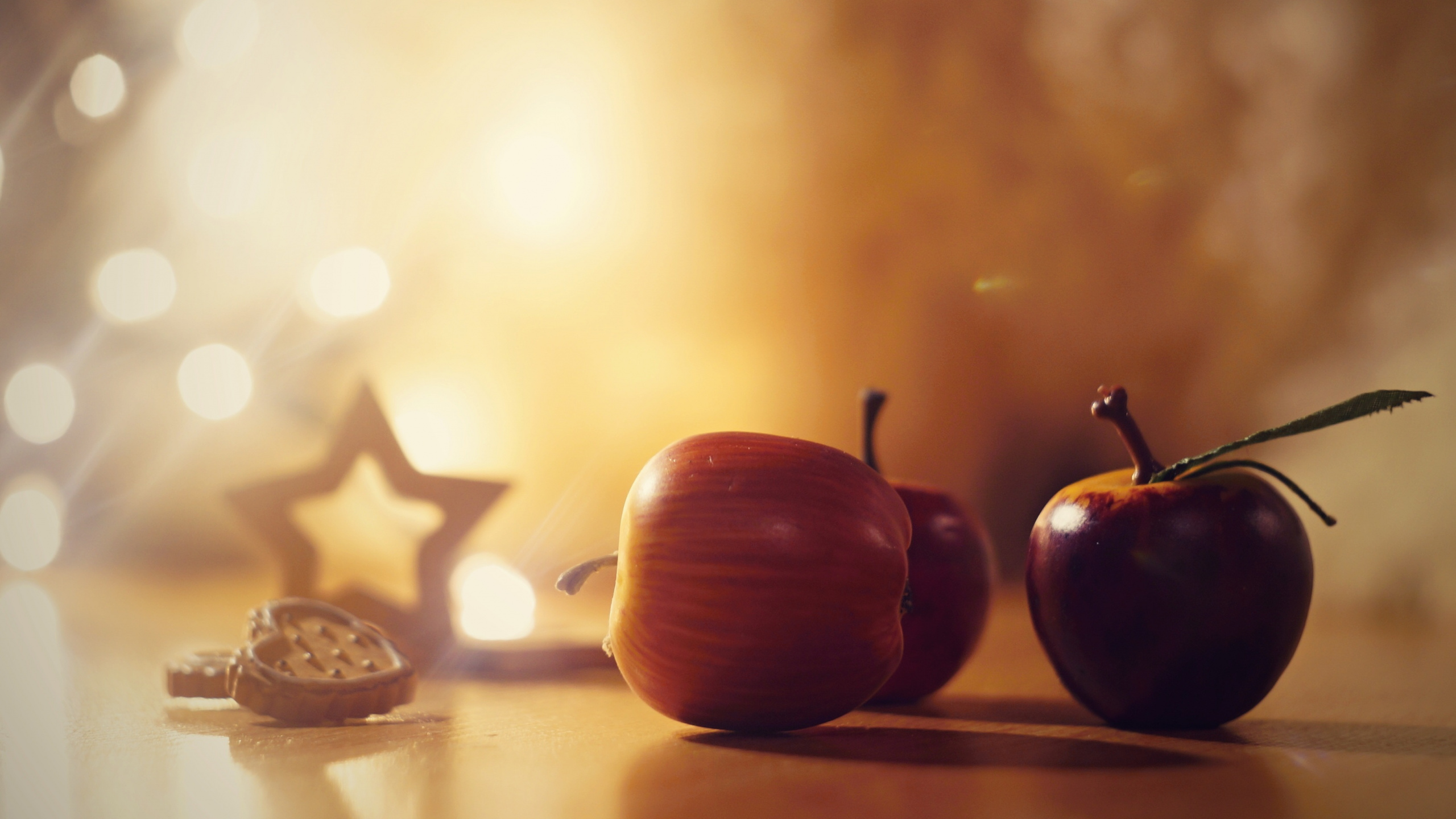 Weihnachten, Apple, Christmas Cookie, Stilleben, Lebensmittel. Wallpaper in 2560x1440 Resolution