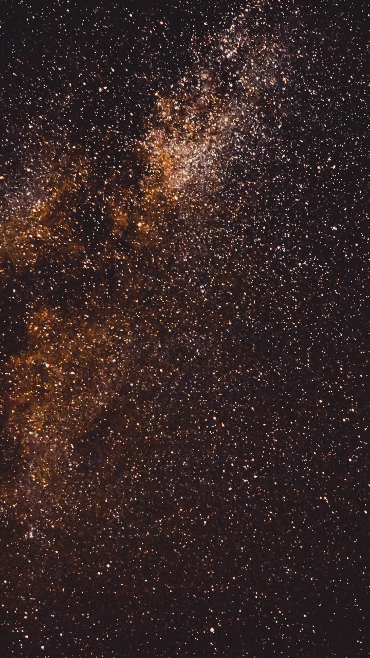 Starry Night Sky Over Starry Night. Wallpaper in 720x1280 Resolution