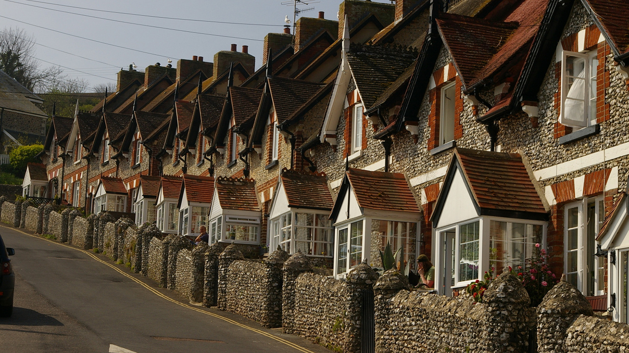 Maison en Béton Marron et Blanc Sous Ciel Bleu Pendant la Journée. Wallpaper in 1280x720 Resolution