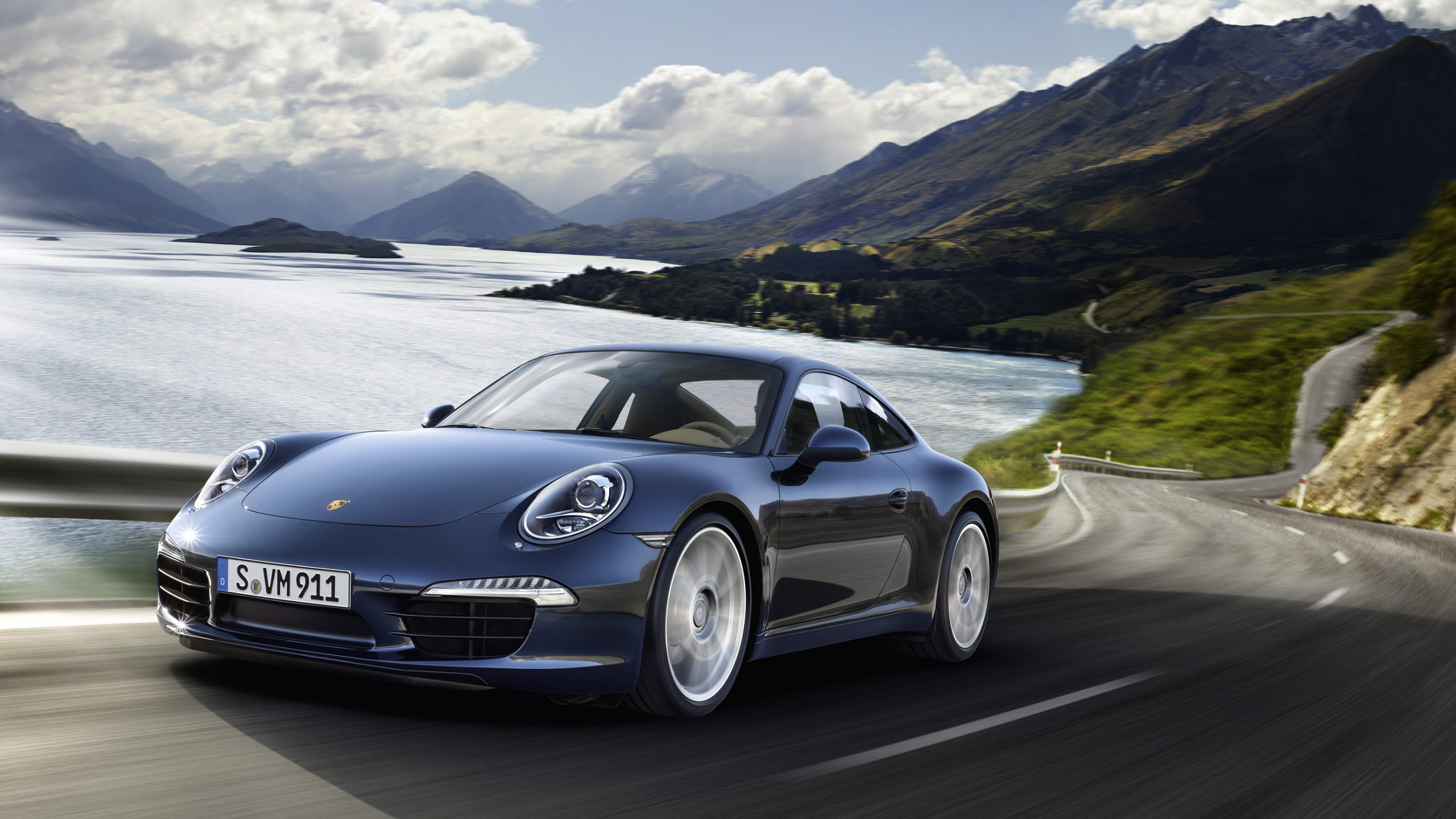 Blue Bmw m 3 Coupe en la Carretera Durante el Día. Wallpaper in 2560x1440 Resolution