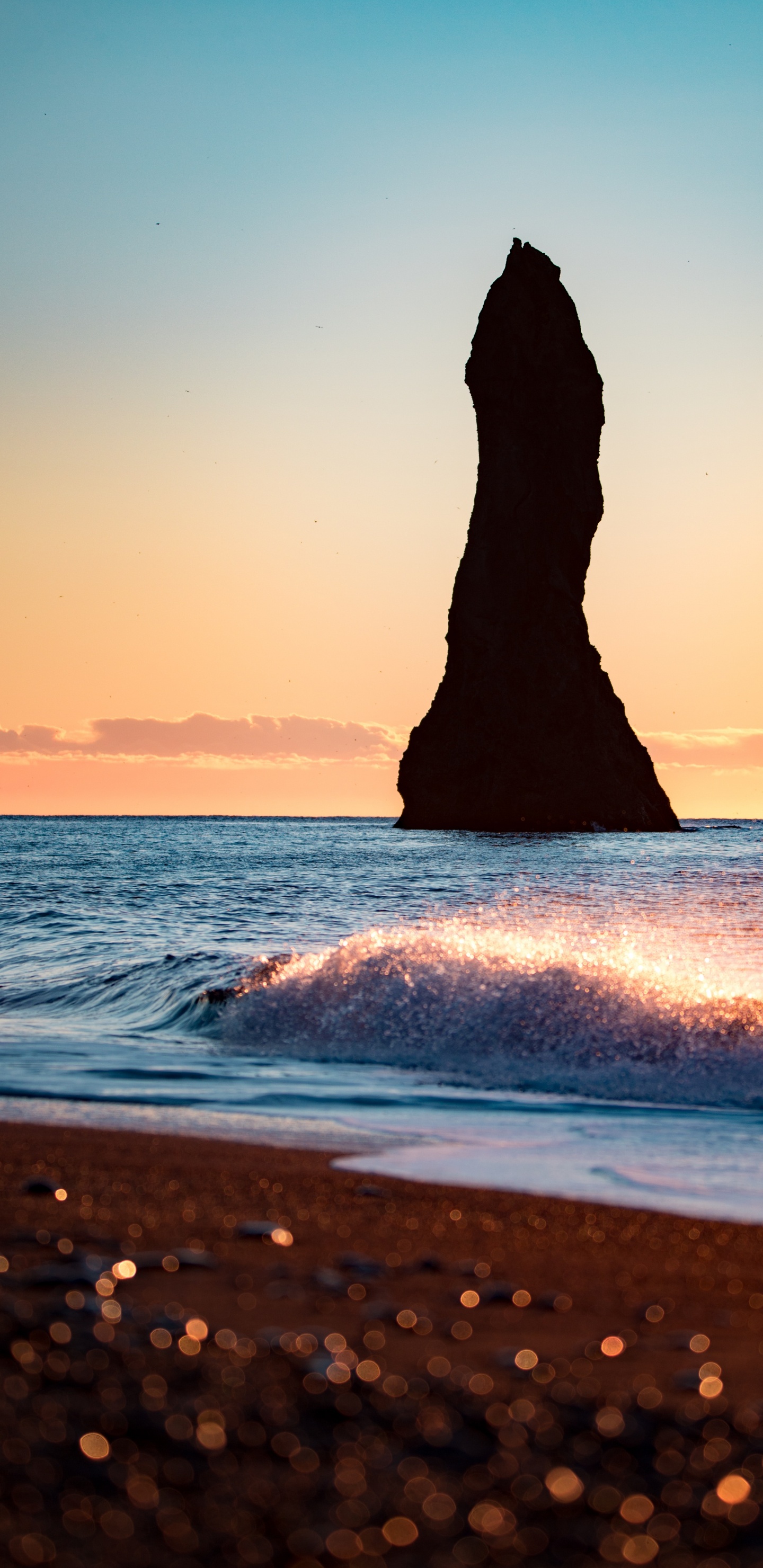 Oceano, Orilla, Costa, Reynisdrangar, Agua. Wallpaper in 1440x2960 Resolution
